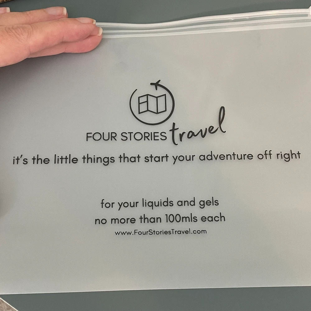 Biodegradable CPE Frosted Semi-Transparent Zipper Mailer Bag Clothing Towel Packaging Self-Sealing Plastic Clothes Zipper Bag