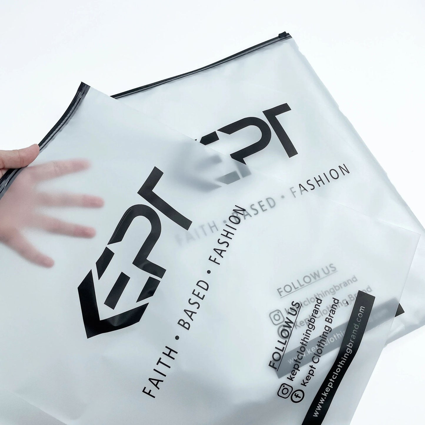 Biodegradable CPE Frosted Semi-Transparent Zipper Mailer Bag Clothing Towel Packaging Self-Sealing Plastic Clothes Zipper Bag