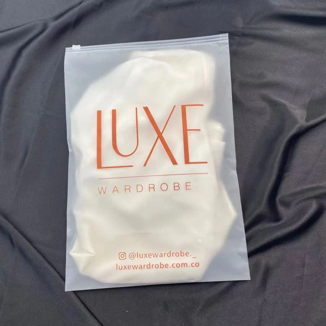 Biodegradable CPE Frosted Semi-Transparent Zipper Mailer Bag Clothing Towel Packaging Self-Sealing Plastic Clothes Zipper Bag