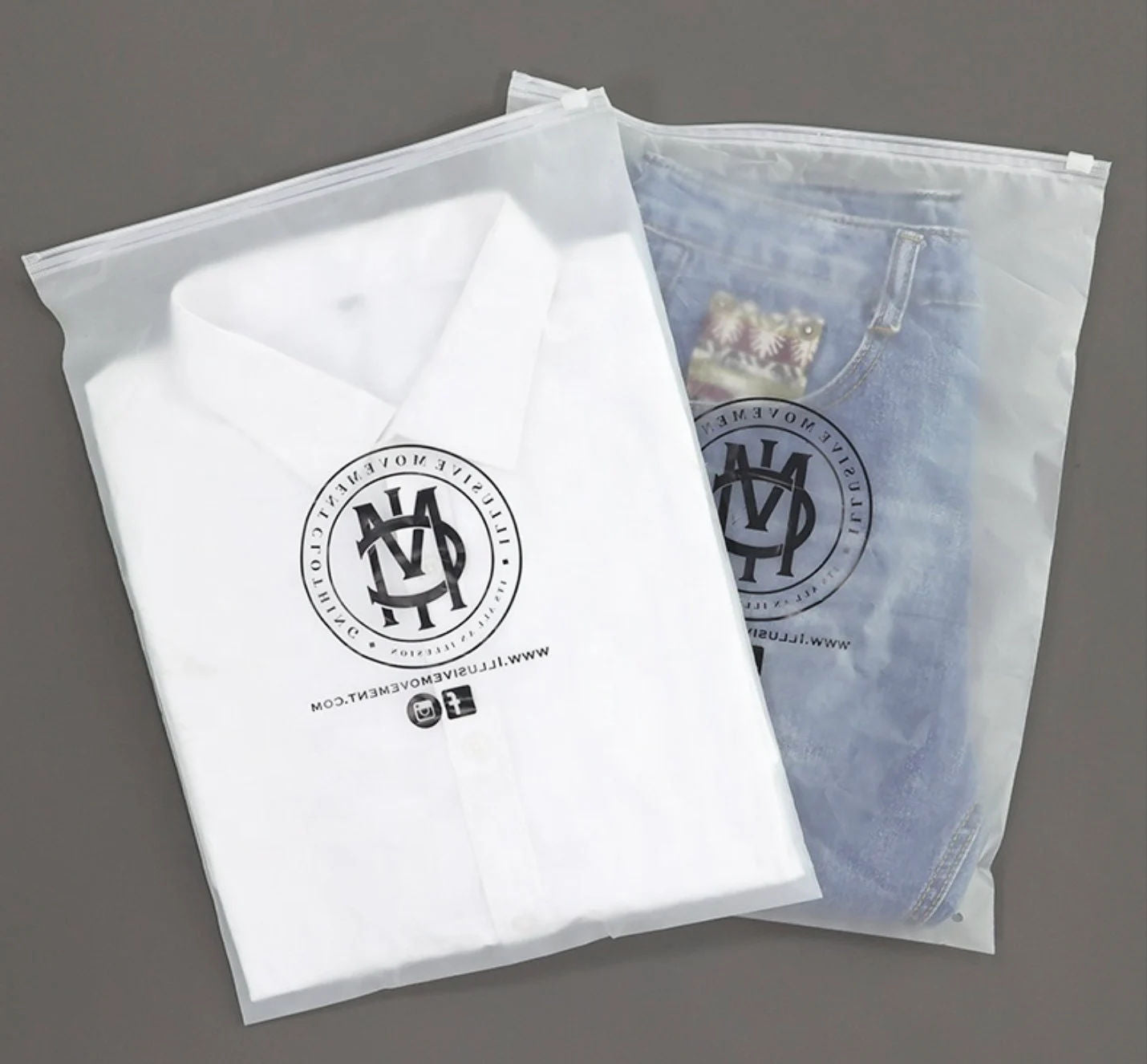 Biodegradable CPE Frosted Semi-Transparent Zipper Mailer Bag Clothing Towel Packaging Self-Sealing Plastic Clothes Zipper Bag