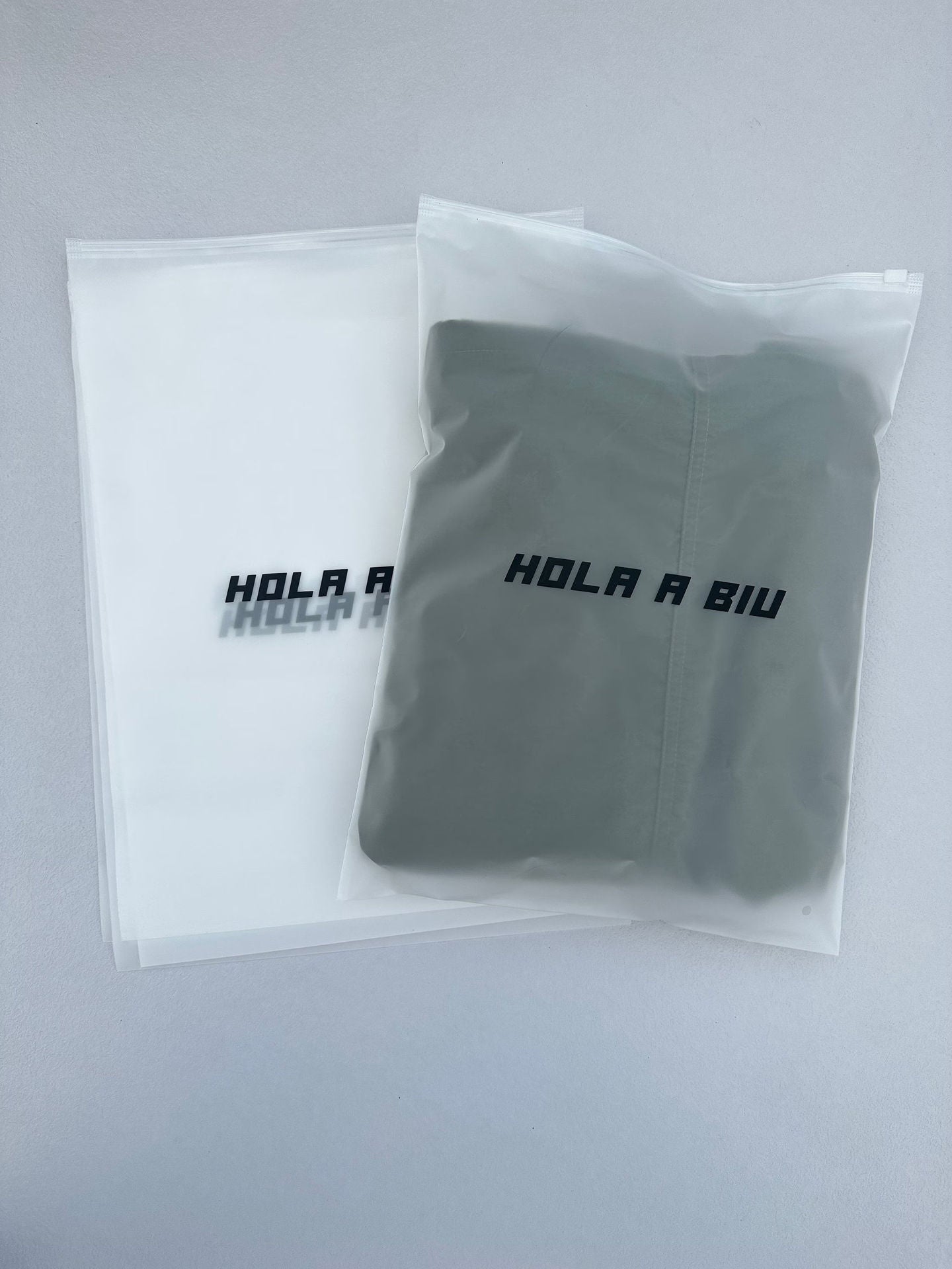 Biodegradable CPE Frosted Semi-Transparent Zipper Mailer Bag Clothing Towel Packaging Self-Sealing Plastic Clothes Zipper Bag